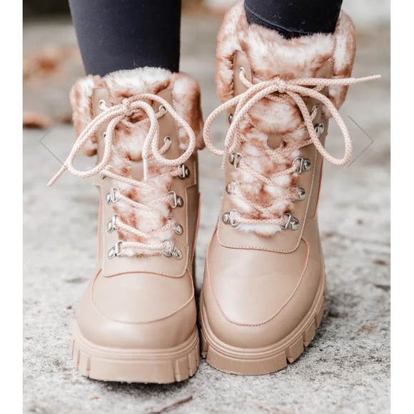 Pink Lily Shoes - Tan Fur Combat Boots. Never Worn. NWOT